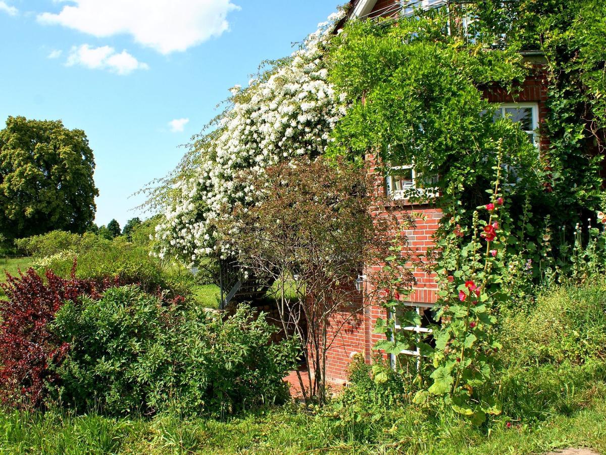 Cosy Apartment In Semlow Germany With Garden Экстерьер фото